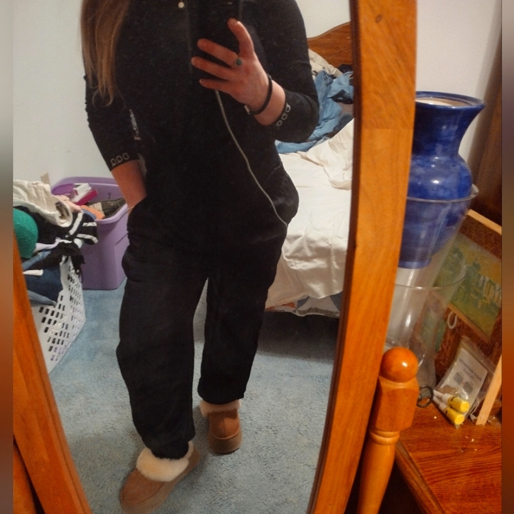 Athletic pants